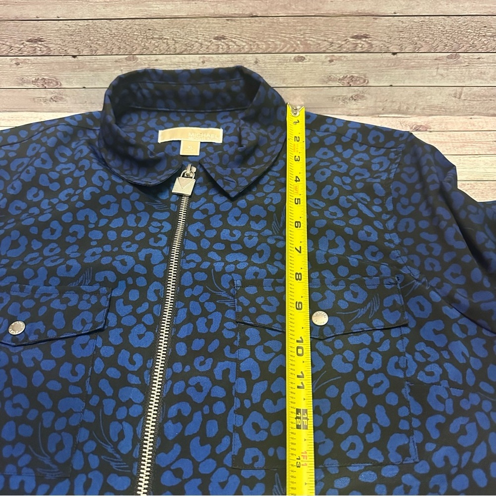 Michael Kors Blue Animal Print Utility Blouse  size XL - Picture 8 of 10